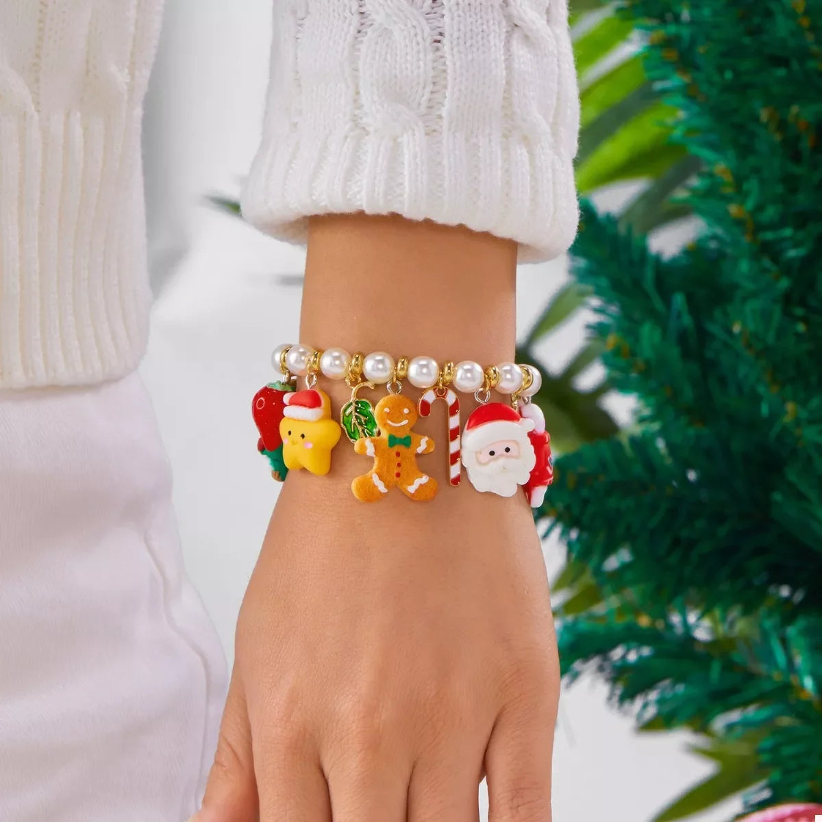 Christmas Charm Pearl Bracelet-4