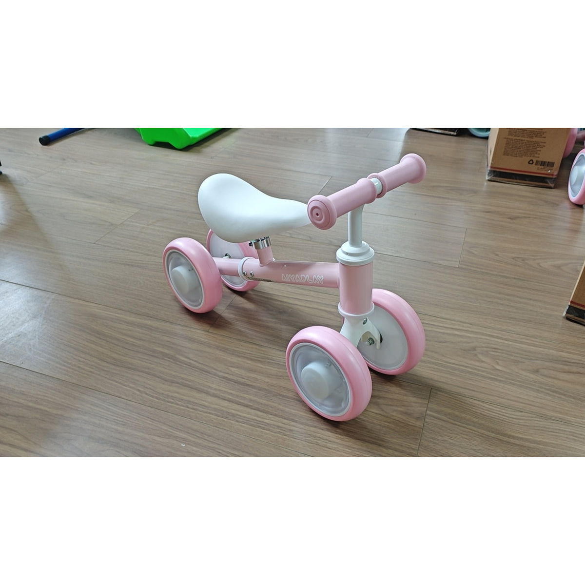 Draisienne Bébé 1-2 Ans, 4 Roues Lumineuses, Siège Réglable, Direction Limitée, Pneus EVA Silencieux, 52x22x37cm, Rose