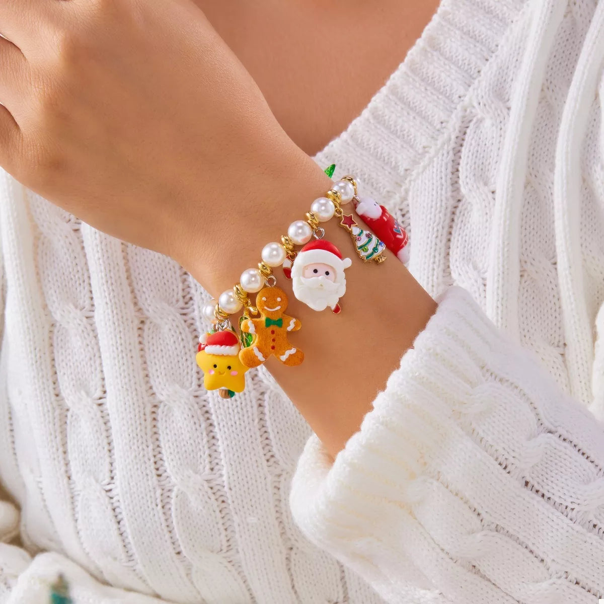 Christmas Charm Pearl Bracelet-2