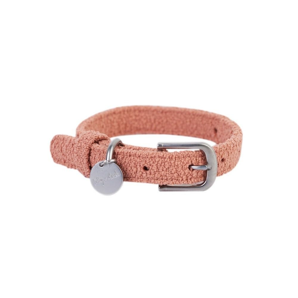 Lilly + Dash bouclé kutyanyakörv gravírozható bilétával – 3 méretben