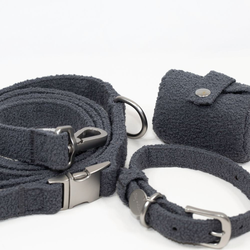 Lilly + Dash bouclé kutyanyakörv gravírozható bilétával – 3 méretben