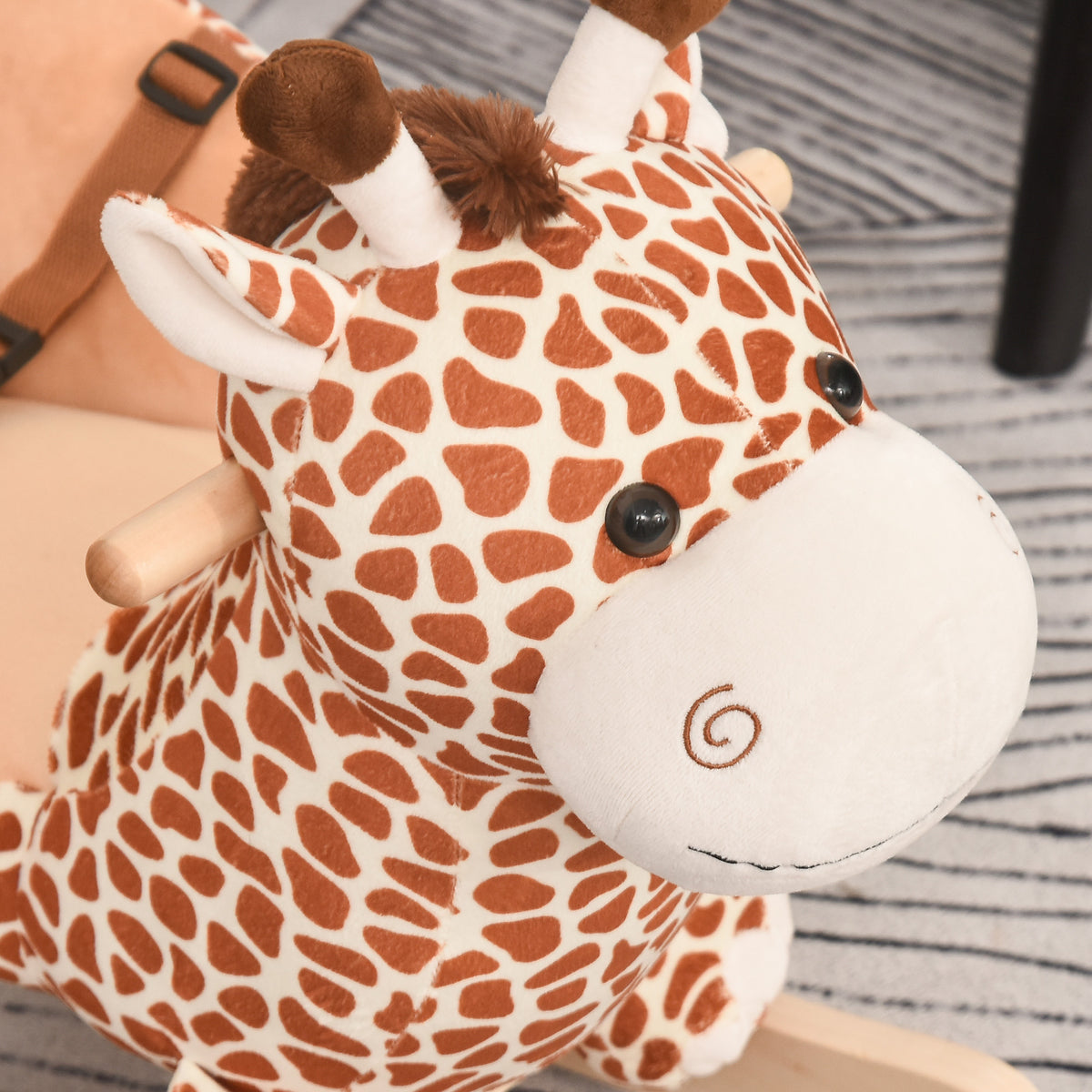 Jouet à Bascule modèle girafon Ceinture de sécurité Fonction Musicale 32 Pistes pour Enfant 18+Mois Marron Beige